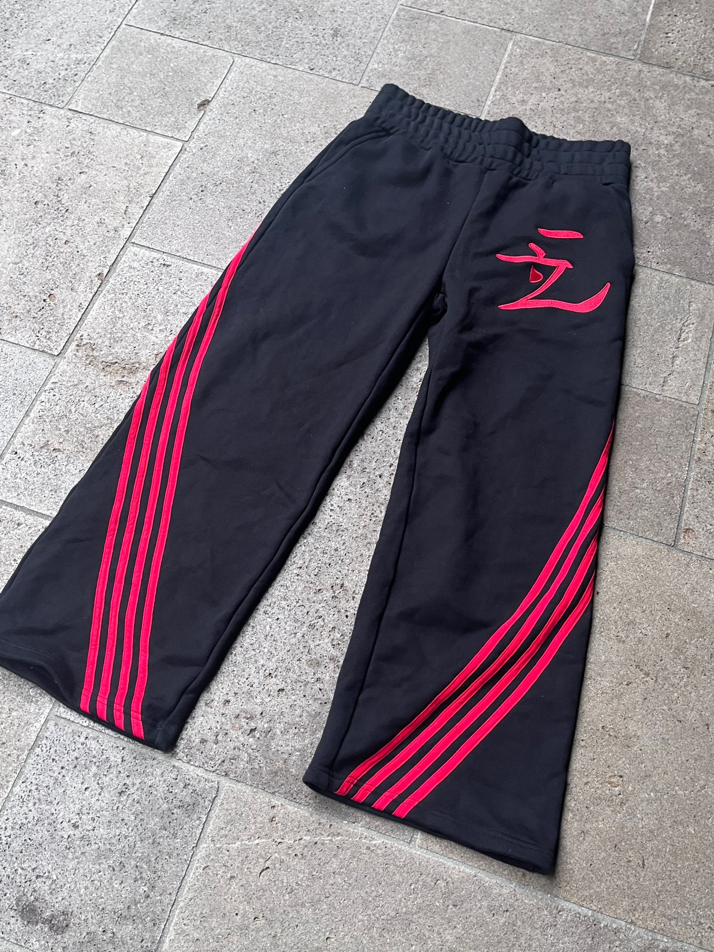 BLACKNRED JOGGERS